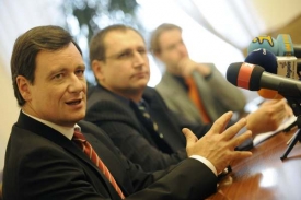 Krajský volební lídr ČSSD a kandidát na hejtmana David Rath (vlevo).
