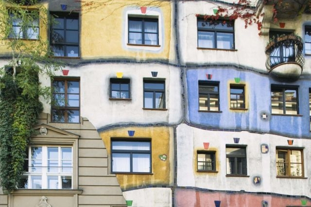 Hundertwasserův dům ve Vídni.