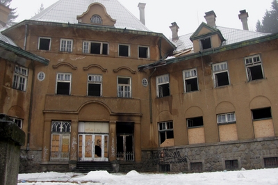 Porákova vila patří mezi významné stavby ve stylu art deco. Porákova vila patří mezi významné stavby ve stylu art deco.