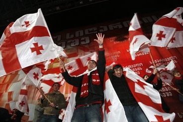 Příznivci Michaila Saakašviliho slaví v ulicích