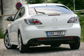 Zatím nejsilnější Mazda 6 akceleruje na stovku za 8,3 sekundy.