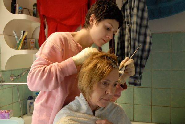 Martha Issová s filmovou i vlastní maminkou Lenkou Termerovou. Martha Issová s filmovou i vlastní maminkou Lenkou Termerovou.