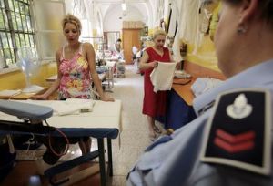 Krejčovská dílna milánského vězení