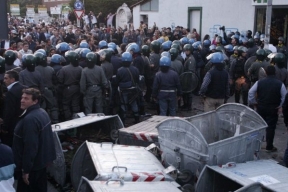 Spory o odpad a jeho ukl&aacute;d&aacute;n&iacute; vy&uacute;stily v potyčky s polici&iacute;.