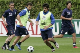 Př&iacute;pravu na Euro naru&scaron;ily Italům stript&eacute;rky.