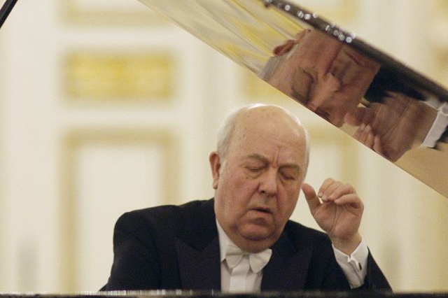 Ivan Moravec kvůli nemoci na festivalu nevystoupí.