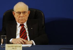 Bývalý soudce a předseda komise Eliyahu Winograd Bývalý soudce a předseda komise Eliyahu Winograd