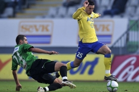 Petr Pavlík z Jablonce (vlevo) a Aidim Mahmutovič z Teplic. Petr Pavlík z Jablonce (vlevo) a Aidim Mahmutovič z Teplic.