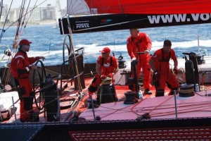 Momentka ze z&aacute;vodu jachtařů Volvo Ocean Race.