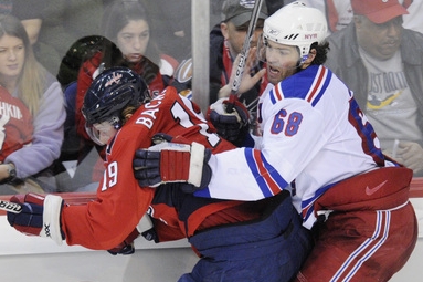 Jaromír Jágr v duelu Rangers ve Washingtonu.