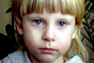 Pětiletý Jan Rokos byl nalezen mrtvý po boku své matky.