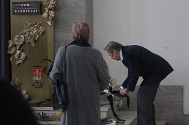V&aacute;clav Havel na pohřbu Jana Vladislava.