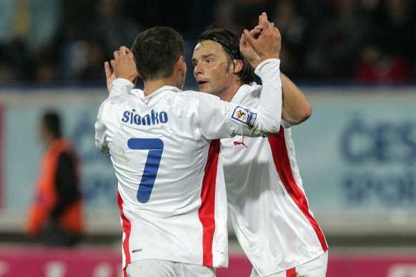 Jankulovski podává v AC Milán stabilní výkony. Na snímku se Sionkem.