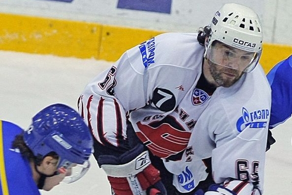 Jaromír Jágr se s Omskem může těšit na play-off. Jaromír Jágr se s Omskem může těšit na play-off.