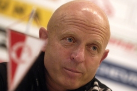 Tren&eacute;r Slavie Karel Jarol&iacute;m