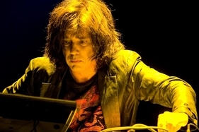 Syntezátorový čaroděj Jean Michel Jarre.