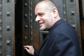 Ministr kultury Václav Jehlička se dohodl s divadelními podnikateli.