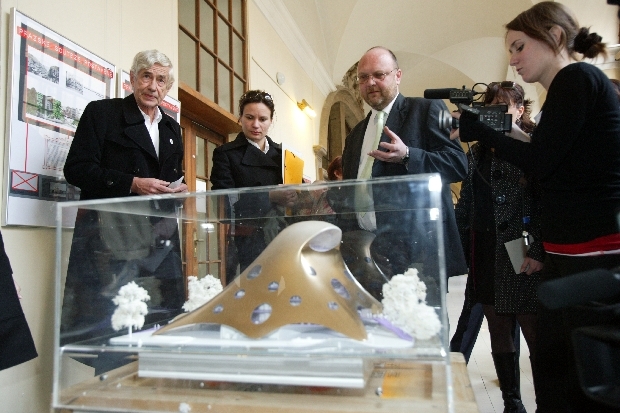 Jan Kaplický s dnes již bývalým ředitelem NK Vlastimilem Ježkem.