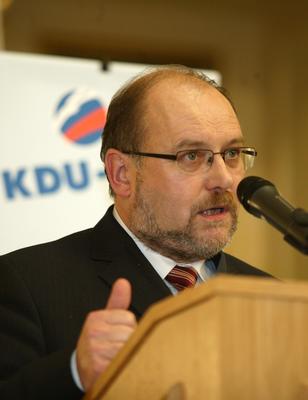 Předseda lidoveckého klubu Adolf Jílka.