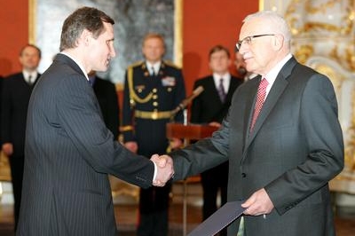 Potkají se na znovu Hradě? Václav Klaus jmenoval Čunka poprvé loni.