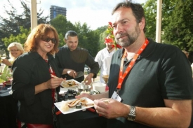 Zlata Adamovská a Radek John na párty České televize