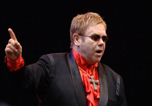 Zpěvák Elton John