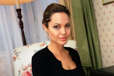 Americká herečka Angelina Jolie. Americká herečka Angelina Jolie.