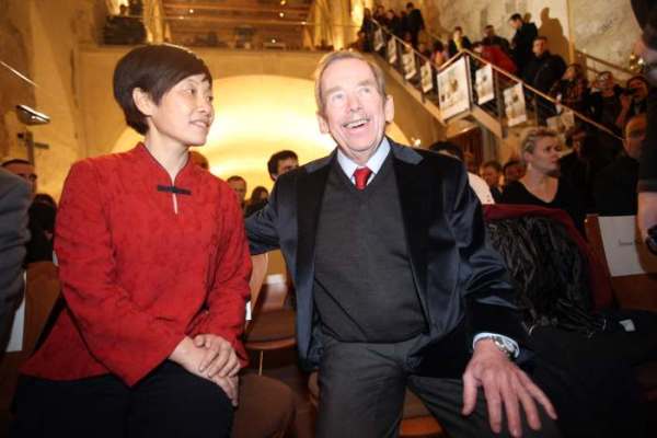 Na zahájení festivalu Jeden svět nechyběl ani exprezident Havel.