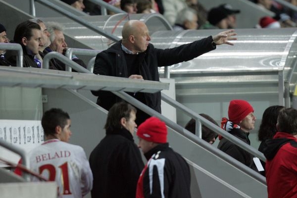 Karel Jarolím na tribuně.