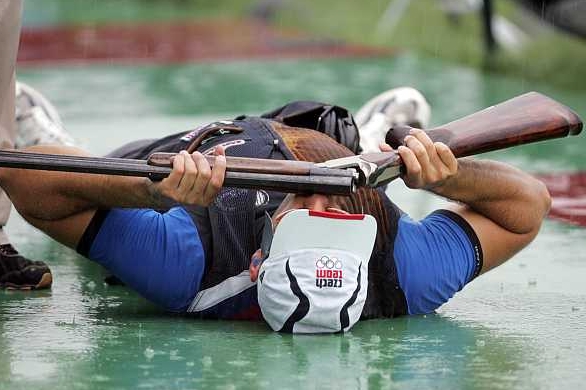 Své si užil v dešti na olympijské střelnici i David Kostelecký.