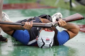 Své si užil v dešti na olympijské střelnici i David Kostelecký.
