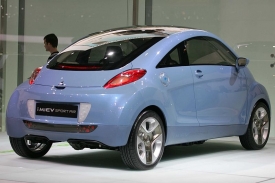 Mitsubishi Sport Air vych&aacute;z&iacute; z elektromobilu i-MIEV.