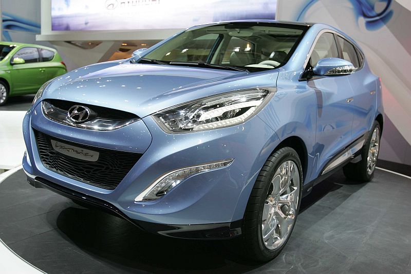 Hyundai ix-onic se představuje v Ženevě. Hyundai ix-onic se představuje v Ženevě.