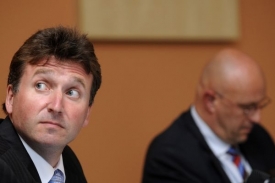 Prezident české lékařské komory Milan Kubek (vlevo)