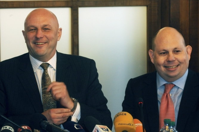 S ministrem Julínkem končí i jeho mluvčí Cikrt.