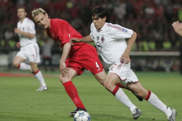 Brazilský fotbalista Kaká (vpravo).