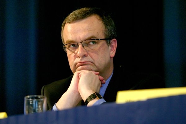 Letos se o přijetí eura nerozhodne, řekl Kalousek.