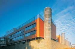 Porota ocenila i modrou etapu univerzitn&iacute;ho kampusu za 1,5 miliardy.