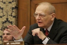 Paul Kanjorski přibl&iacute;žil z&aacute;kulis&iacute; politiky FED.