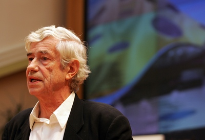 Autor návrhu knihovny architekt Jan Kaplický.