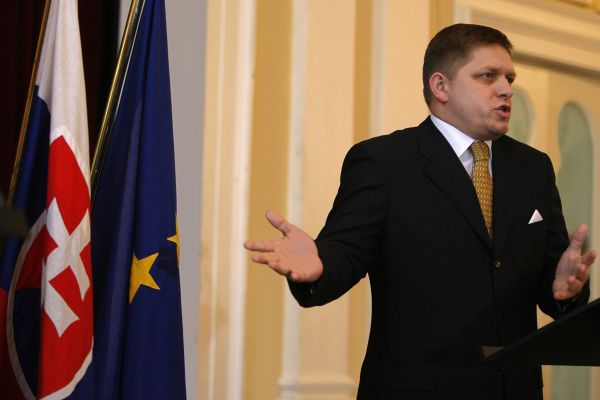 Slovenský premiér Robert Fico nemá z maďarského nacionalismu radost. Slovenský premiér Robert Fico nemá z maďarského nacionalismu radost.