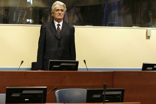 Radovan Karadžić před soudem.