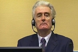 Radovan Karadžić před haagským tribunálem.