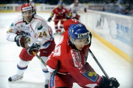 Český hokejista Miloslav Hořava během zápasu s Ruskem. Český hokejista Miloslav Hořava během zápasu s Ruskem.
