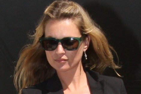 Kate Mossová má svou zlatou sochu. 