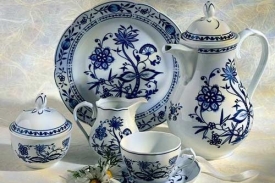 Porcelánovou sadu v duchu „cibuláků