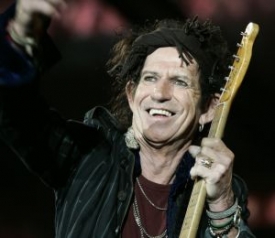 Kytarista Keith Richards se může radovat