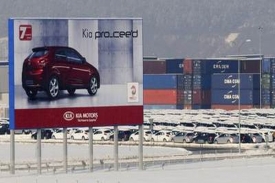 Automobilka Kia Motors zastavila kvůli plynu na Slovensku v&yacute;robu.