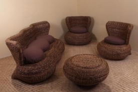 Sofa z vodního hyacintu, mořské trávy nebo banánu mají na www.kinga.cz