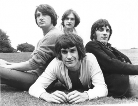 Původn&iacute; sestava: Pete Quaife, Dave Davies, Mick Avory, Ray Davies.